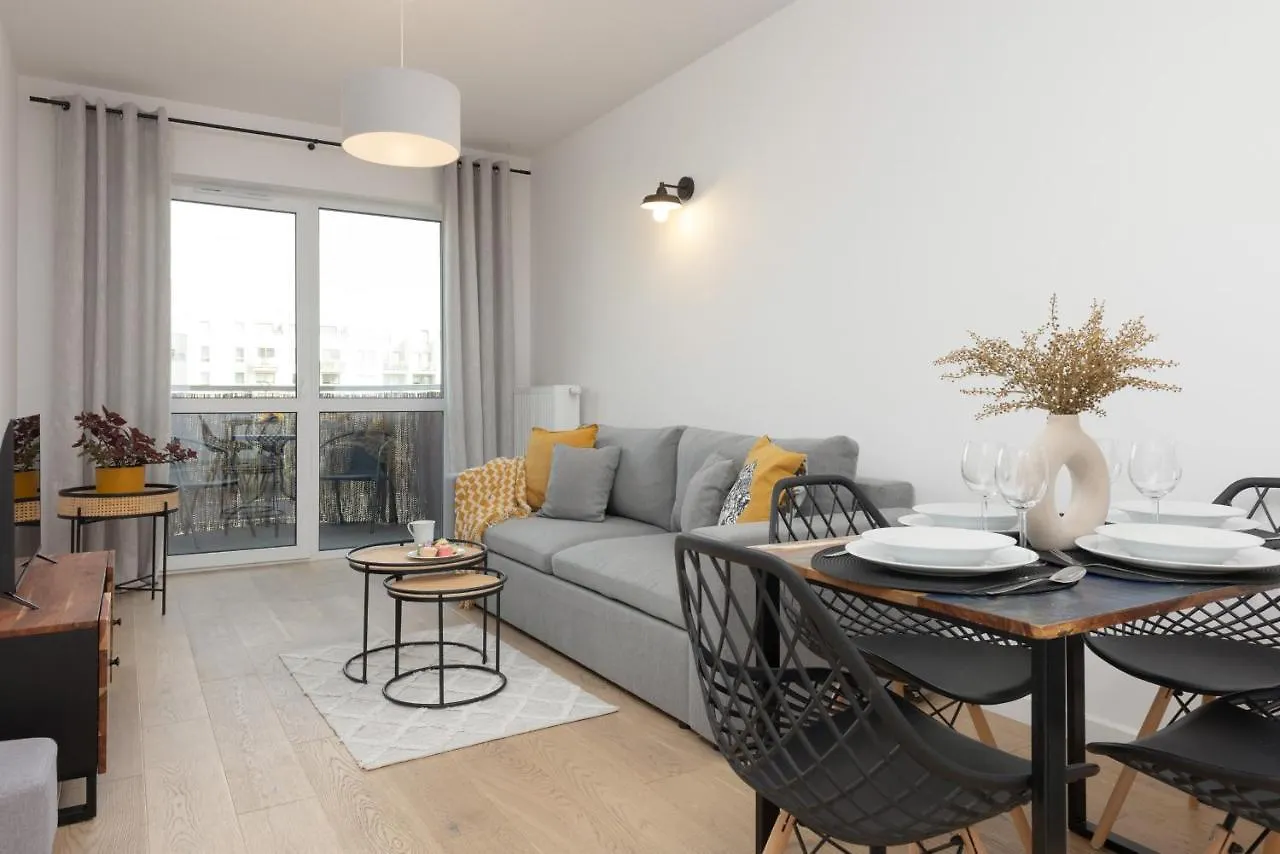 Modern & Bright Apartment With Parking And Balcony By Noclegi Renters contacts