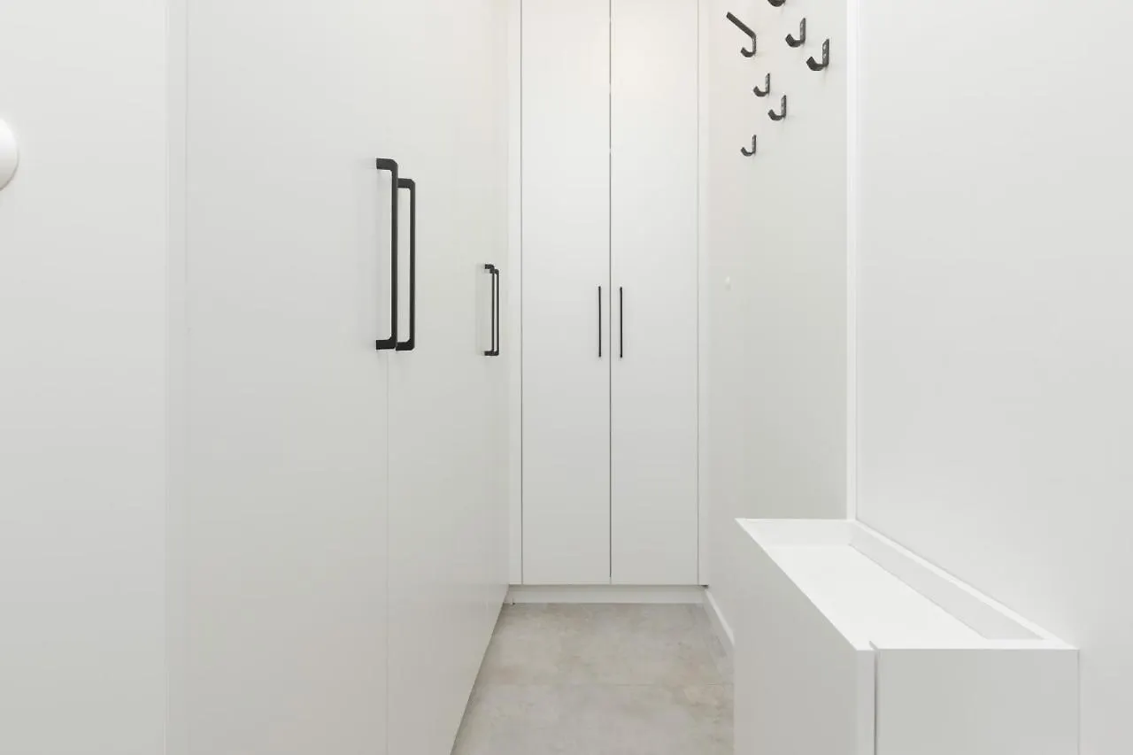 Modern & Bright Apartment With Parking And Balcony By Noclegi Renters Warsaw